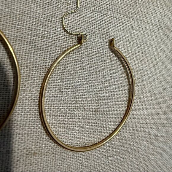 VINTAGE GOLD-PLATED OPEN HOOP EARRINGS - Picture 4 of 16